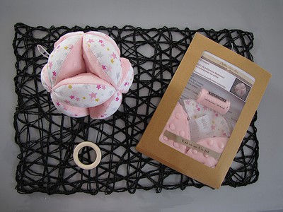 Kit de couture prêt à coudre balle de préhension Montessori prêt à coudre diy avec ou sans grelot bébé Cadeau Noel, naissance, maman