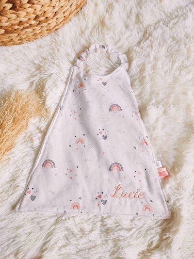 Serviette de table enfant prénom brodé "Arc-en-ciel" coton  oeko tex